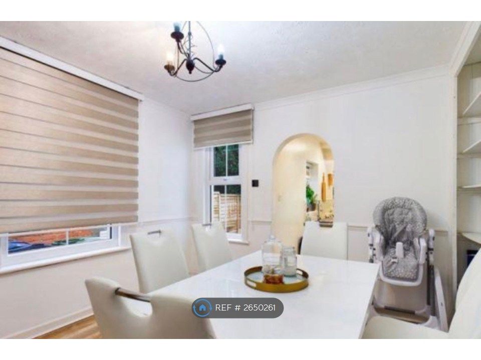 Property photo 3 of 9 Dining Room