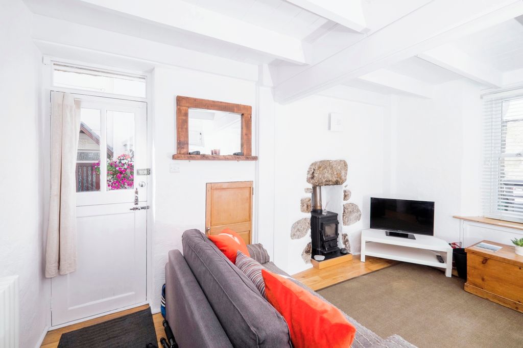 Property photo 2 of 17 Photography