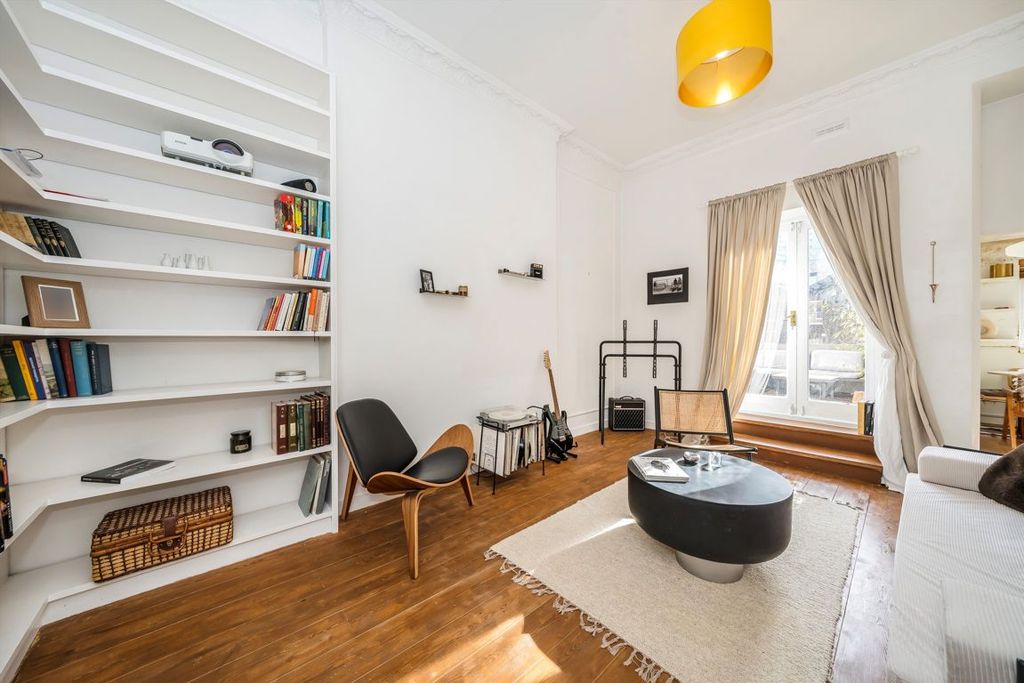 Property photo 2 of 8