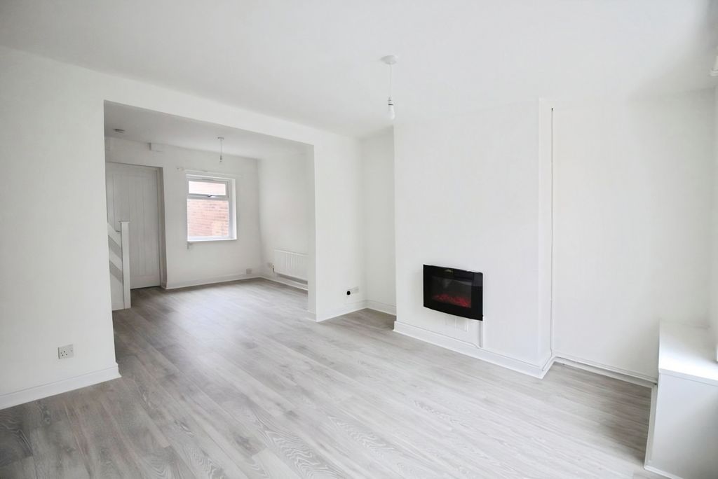 Property photo 2 of 14 Pbox-Img.Jpg