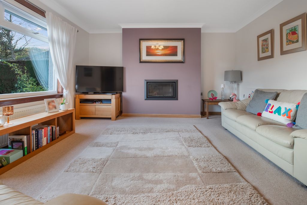 Property photo 3 of 34