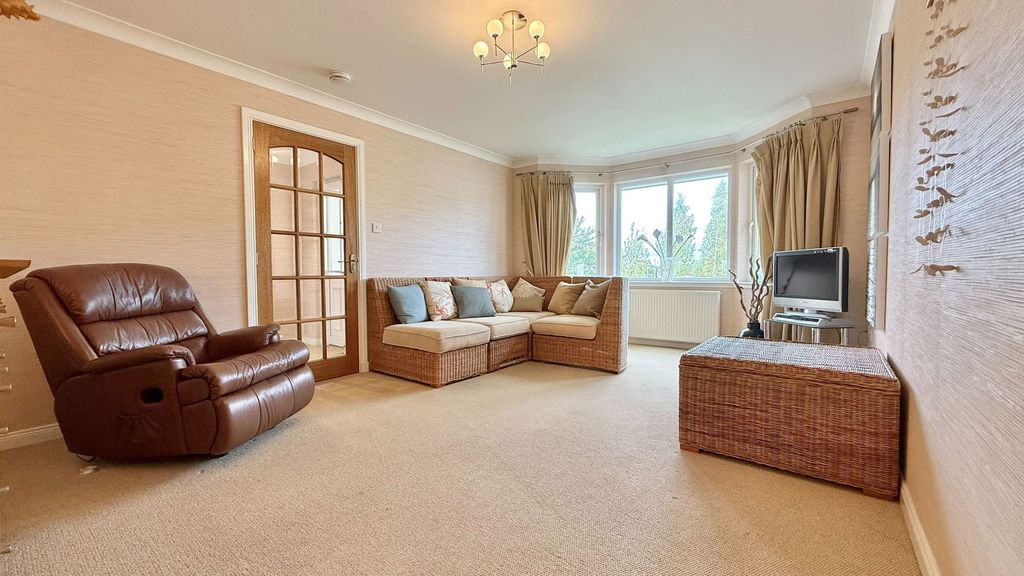 Property photo 3 of 27