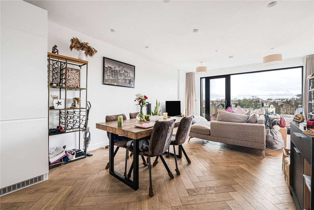 Property photo 1 of 22 Reception Room