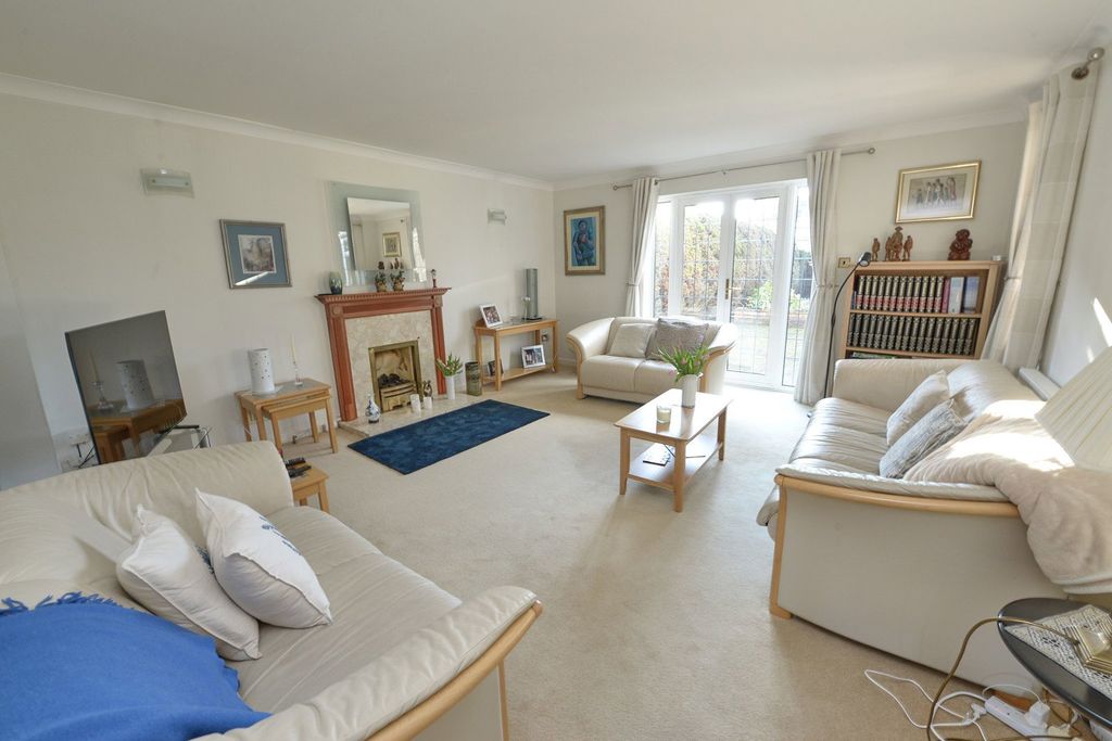 Property photo 2 of 17