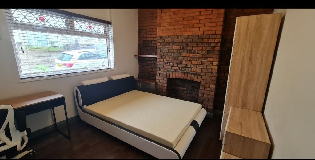 Property photo 2 of 12 48 Baglan Bedroom 1
