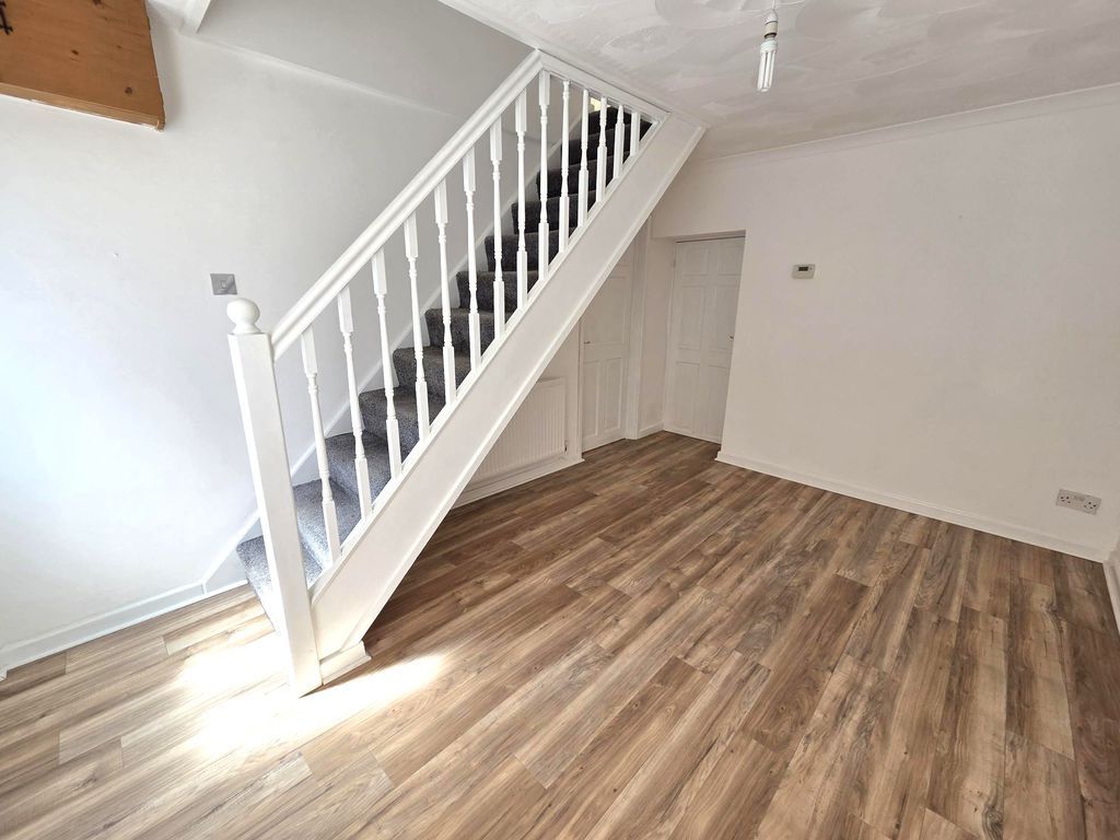 Property photo 3 of 18 Photo 5