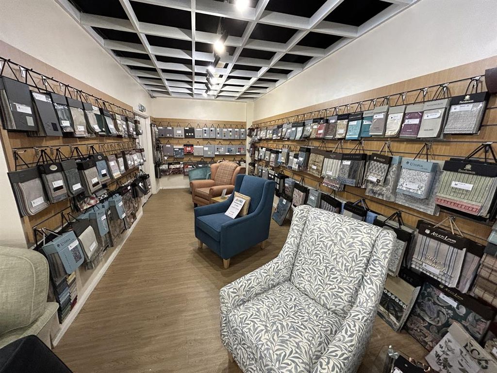 Property photo 3 of 6 Photo 4