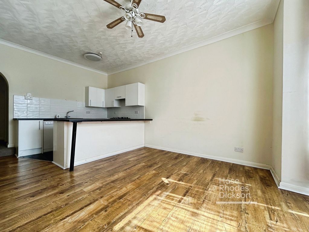 Property photo 3 of 8 Pbox-Img.Jpg