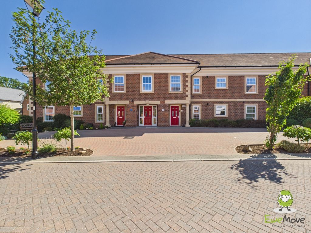Property photo 1 of 13 Ewemove Estate Agents Basingstoke