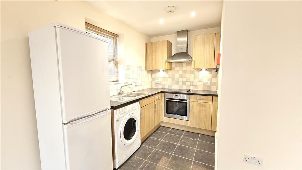 Property photo 1 of 4 Kitchen