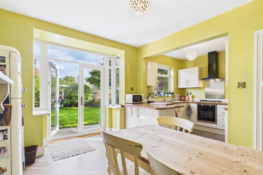 Property photo 2 of 17 Kitchen