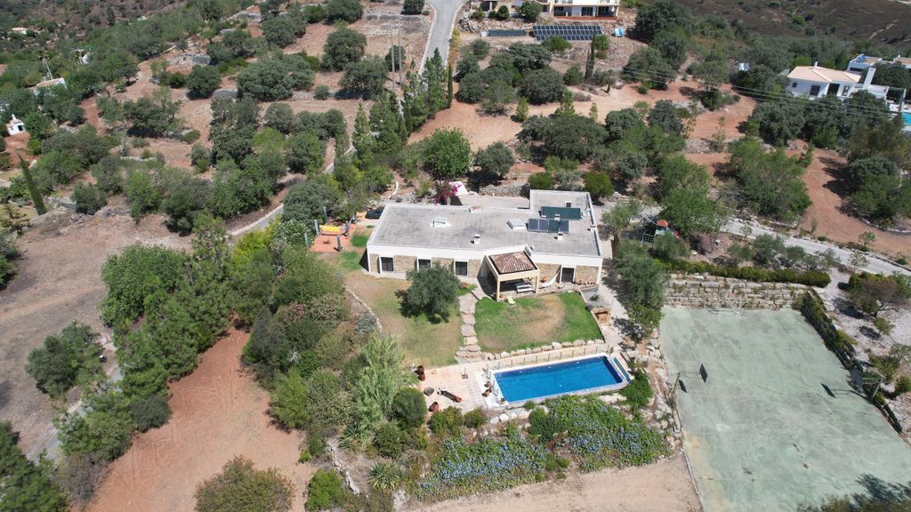 Property photo 1 of 33