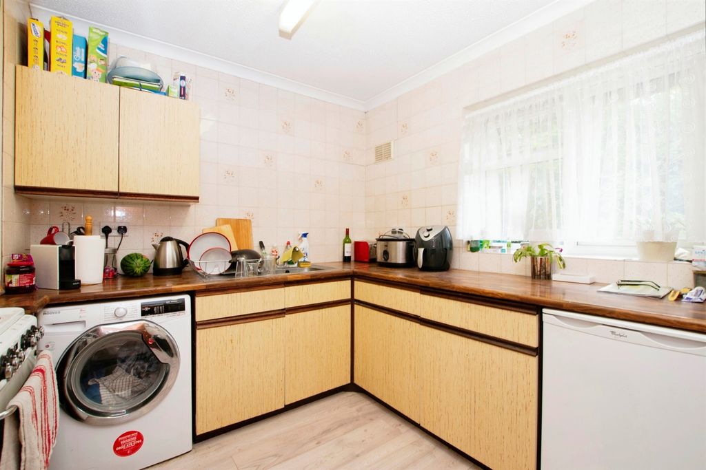 Property photo 3 of 14