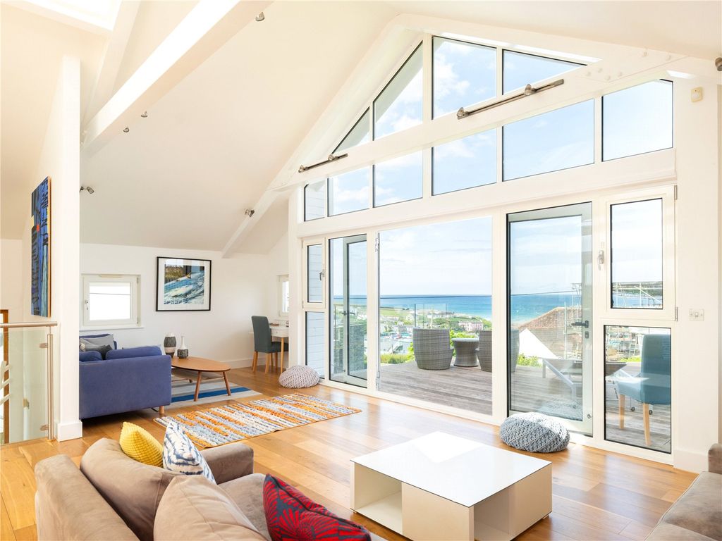 Property photo 2 of 18 Open Plan Living
