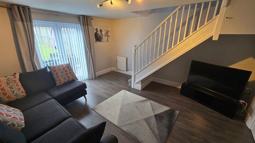 Property photo 2 of 18