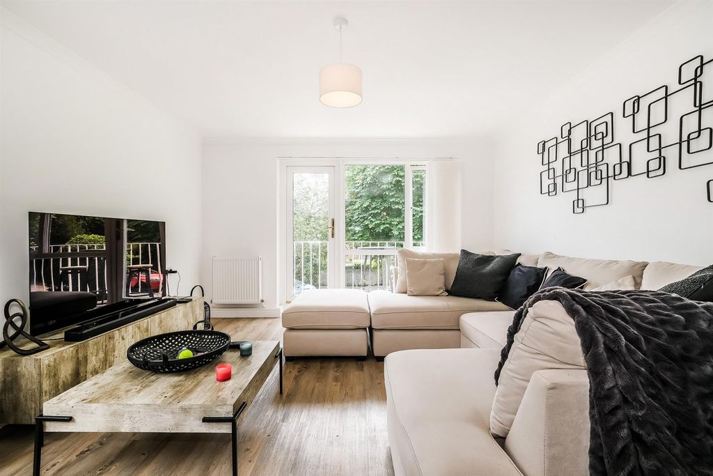 Property photo 3 of 22 3