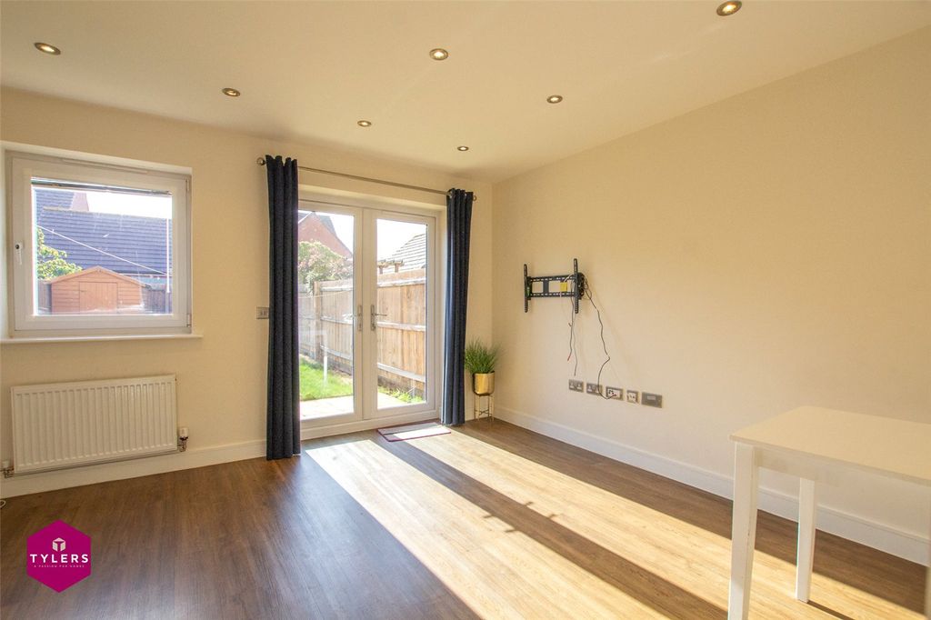 Property photo 3 of 10 Picture No. 30