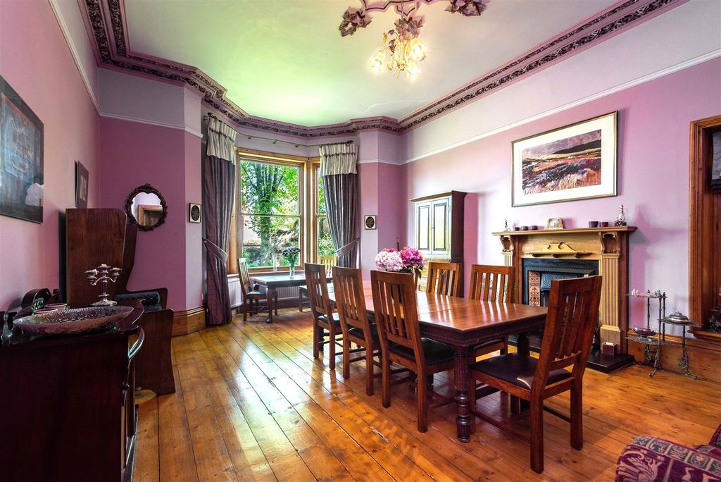 Property photo 3 of 23