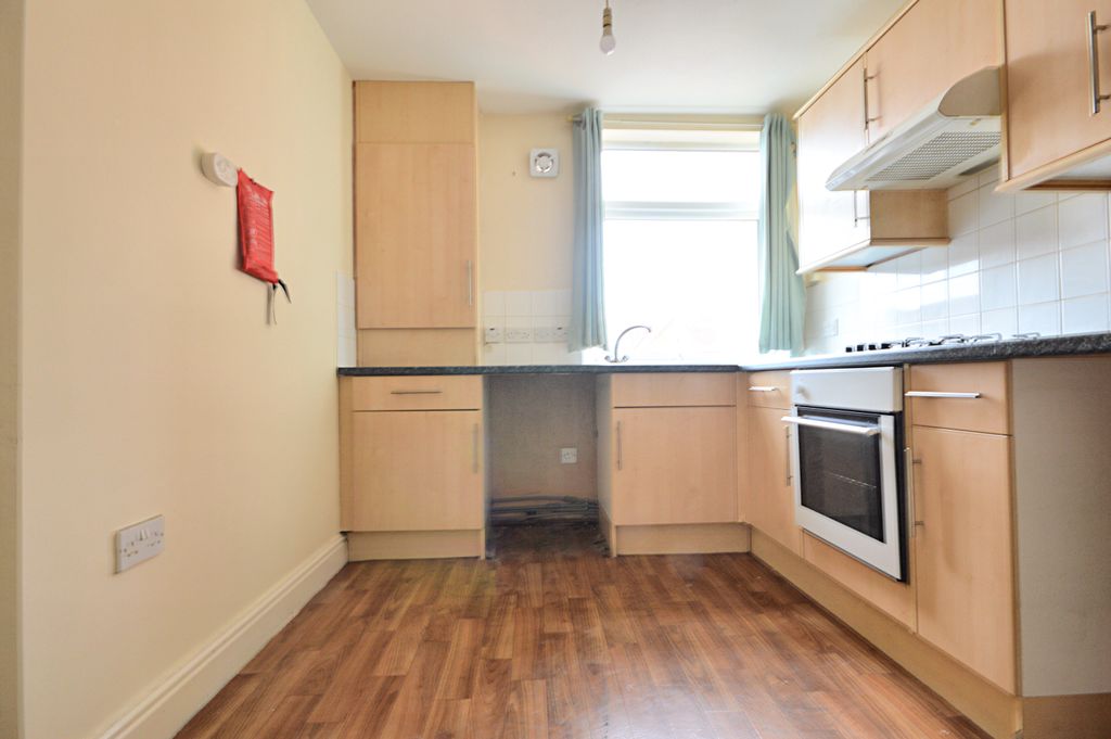 Property photo 2 of 6 Kitchen