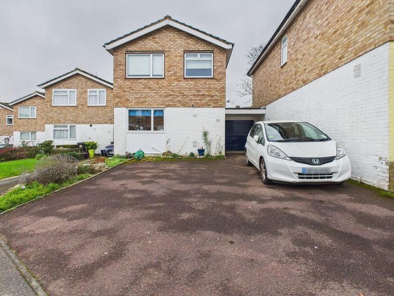 Property photo 2 of 11 Front