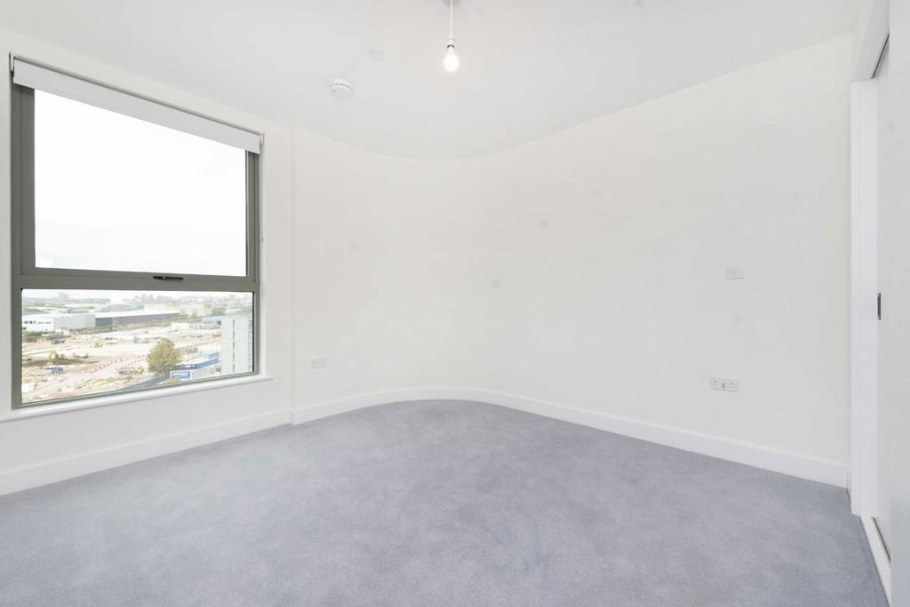 Property photo 3 of 5