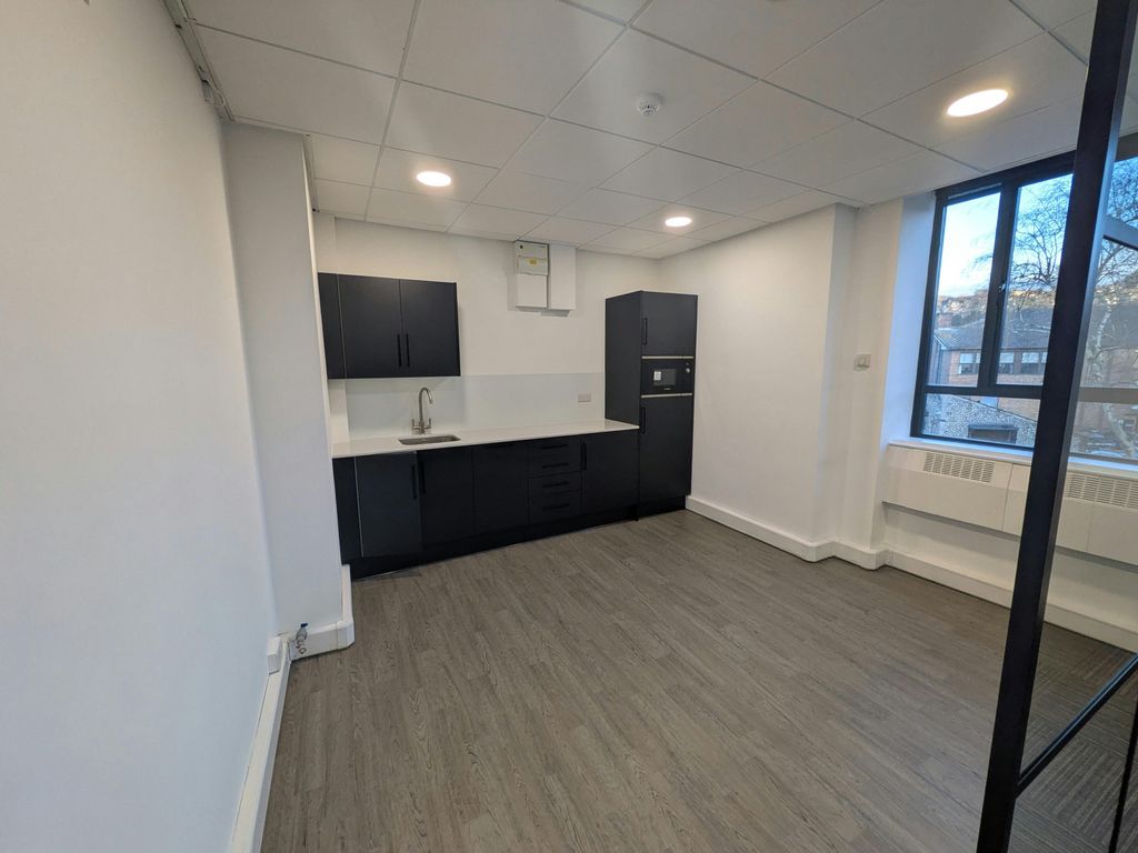 Property photo 3 of 8 Pxl_20260128_160956833.Jpg