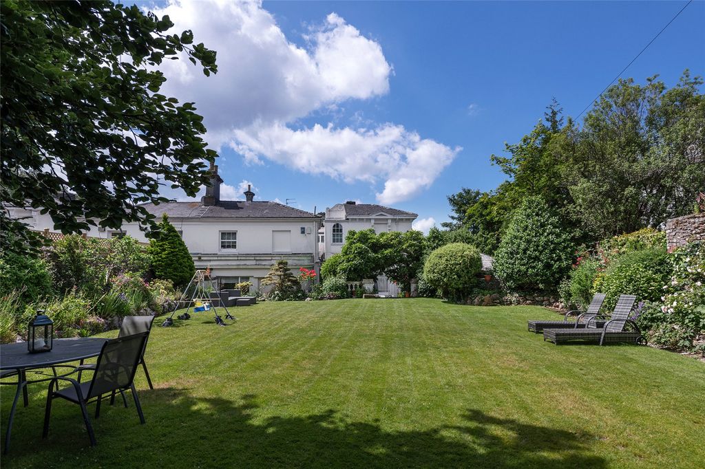 Property photo 2 of 34 Picture No. 62