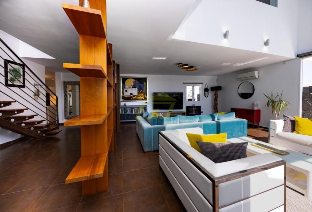 Property photo 3 of 23