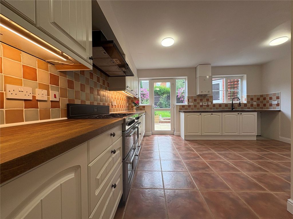Property photo 2 of 29 Picture No. 69