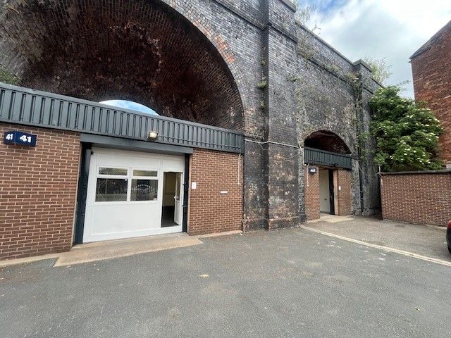 Property photo 1 of 4 The Front Of An Arch.