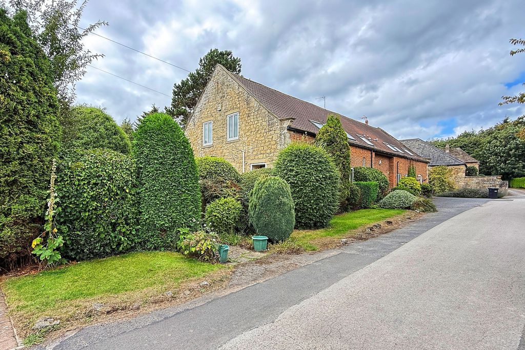 Property photo 2 of 38