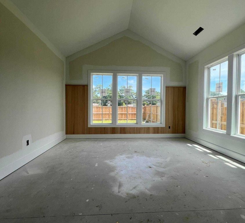 Property photo 3 of 5 <Alttext/>