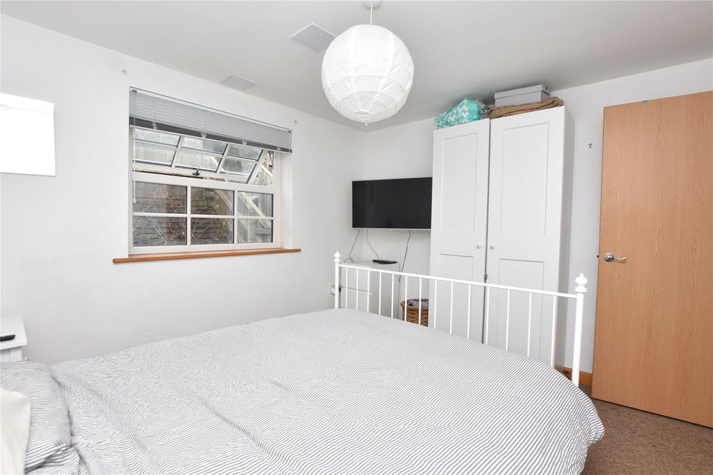 Property photo 3 of 12 Bedroom