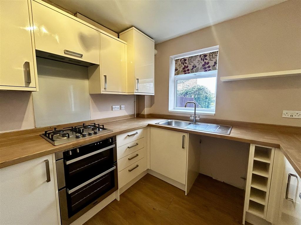 Property photo 2 of 20 Kitchen.Jpeg