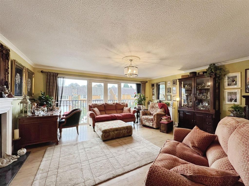 Property photo 2 of 23