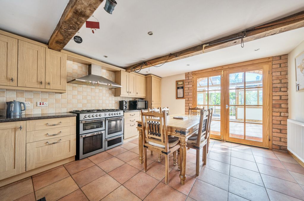 Property photo 2 of 27 1464584-11-6A1Acf...