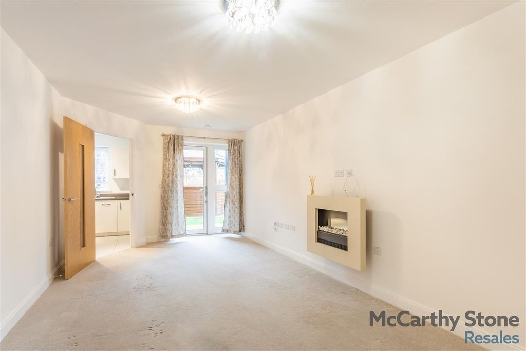 Property photo 2 of 25 8674989-Interior07.Jpg