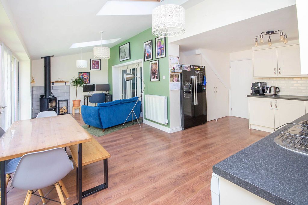 Property photo 3 of 15 Kitchen-Diner