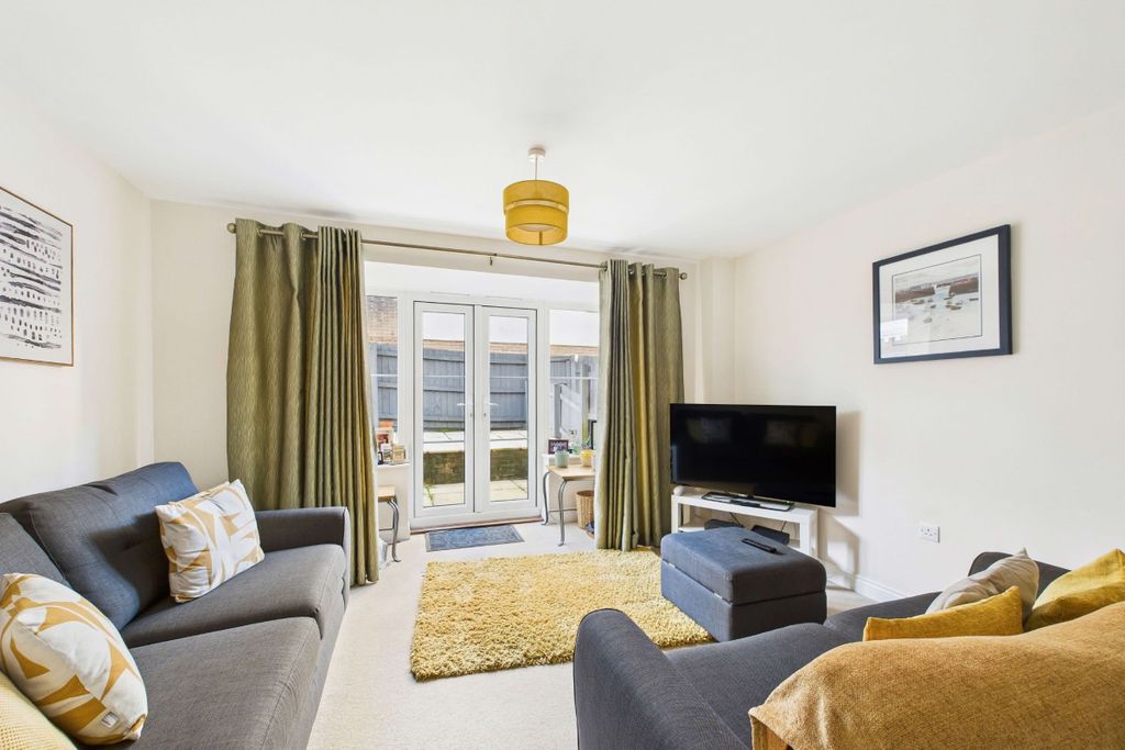 Property photo 3 of 20