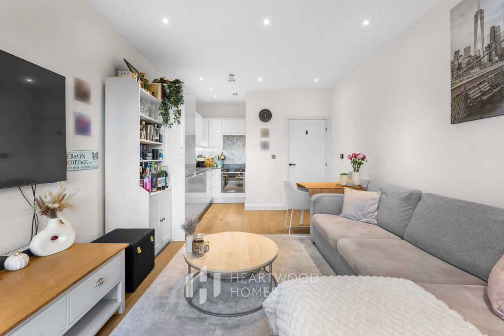 Property photo 3 of 17