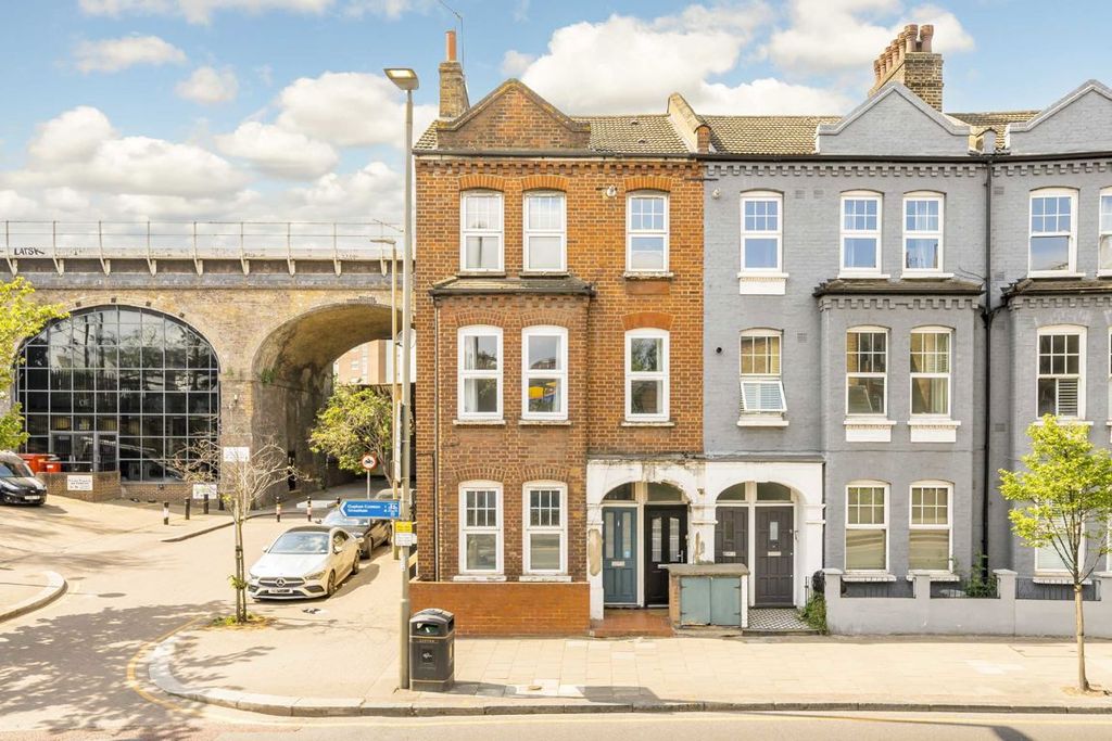 Property photo 1 of 5