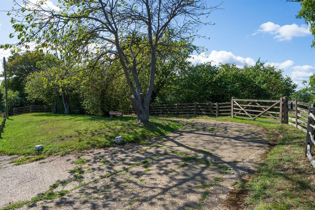 Property photo 3 of 46