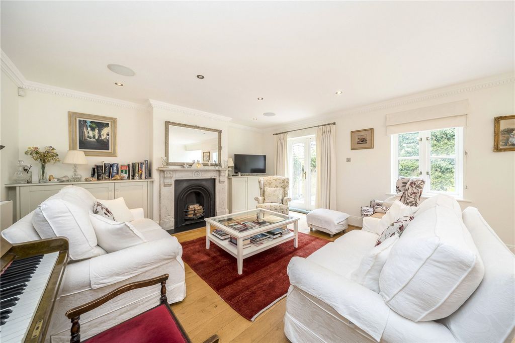 Property photo 2 of 8 Picture No. 32