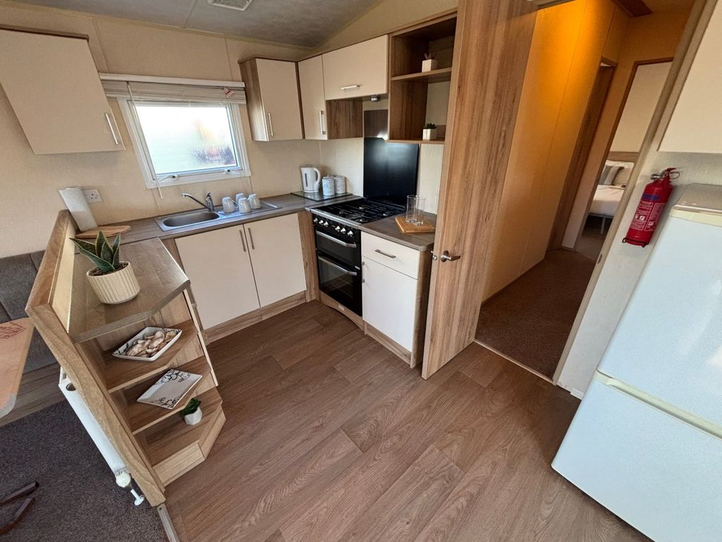 Property photo 2 of 14 Abi Summerbreeze 2014 Car0019865 127826671.Jpeg