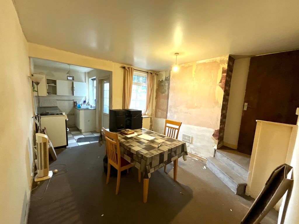 Property photo 3 of 10 Img_4338