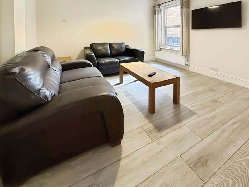 Property photo 3 of 10 Photo 12