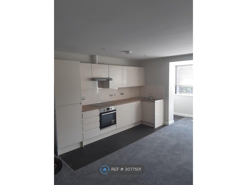 Property photo 3 of 11 Kitchen Area