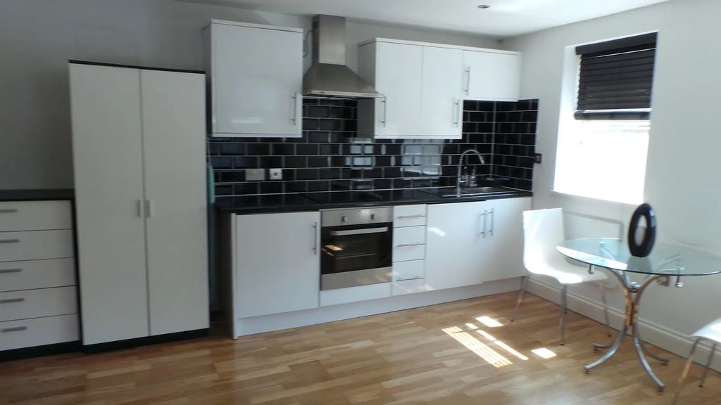 Property photo 2 of 5