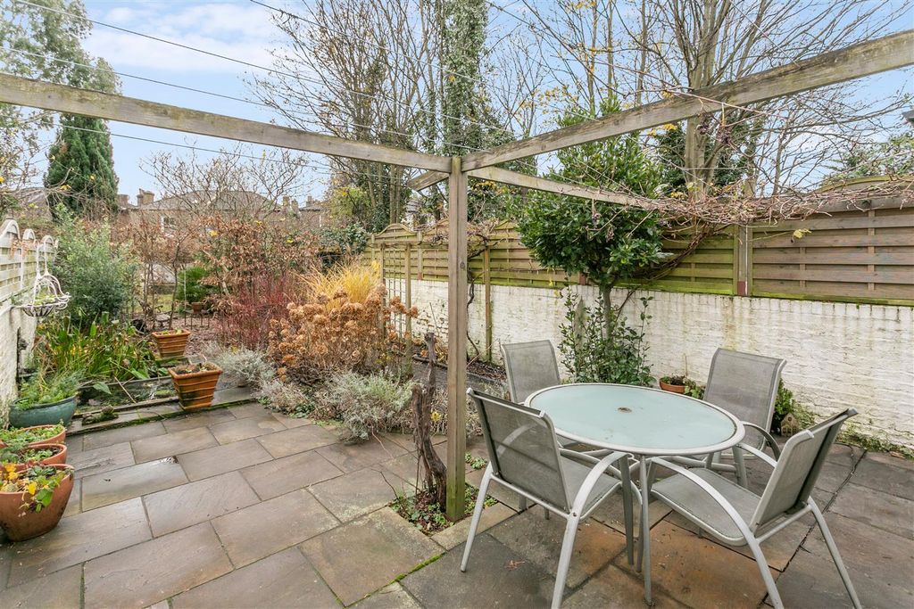 Property photo 1 of 15 Chiswick High Road, W4 - For Sale