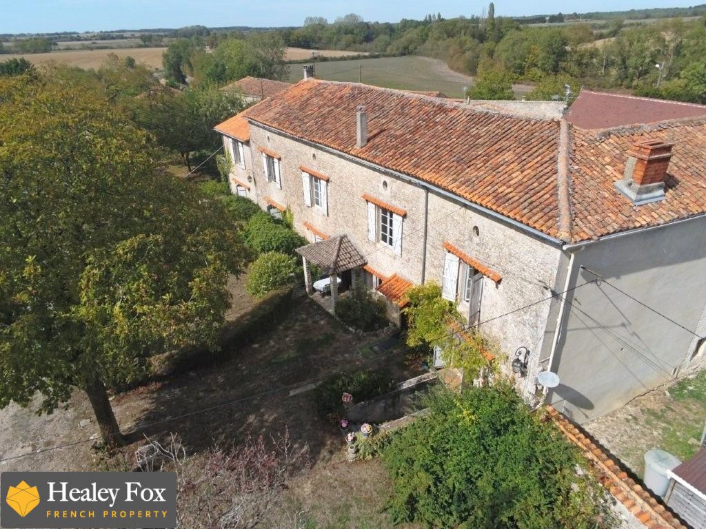 Property photo 2 of 56 Beau_Logis__Vendre_Charente_14_6Ab8Ed475Ded9